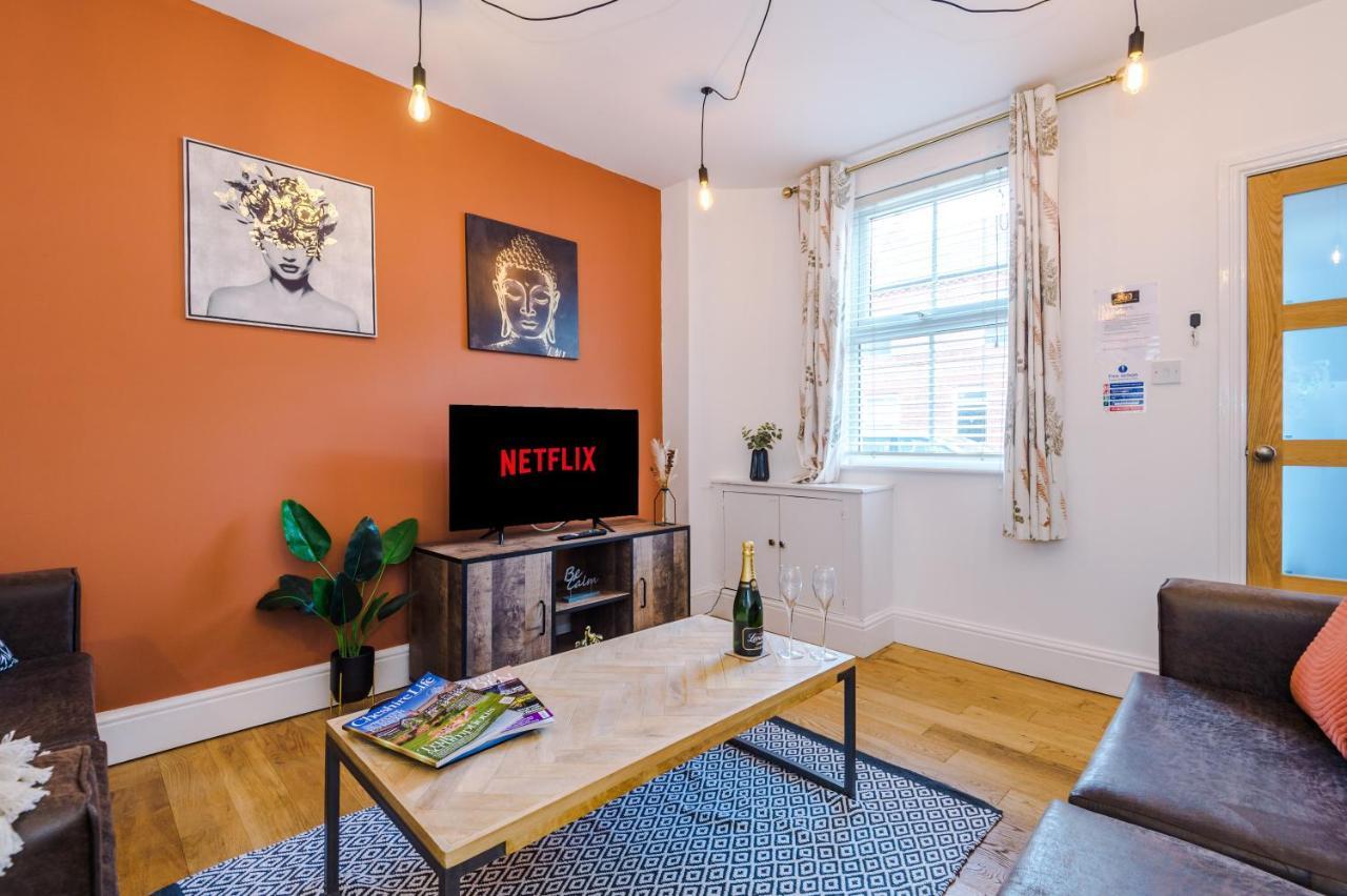 Pristine 2-Bed House In Chester By 53 Degrees Property, Ideal For Families & Small Groups, Great Location - Sleeps 6 Hough Green Eksteriør billede