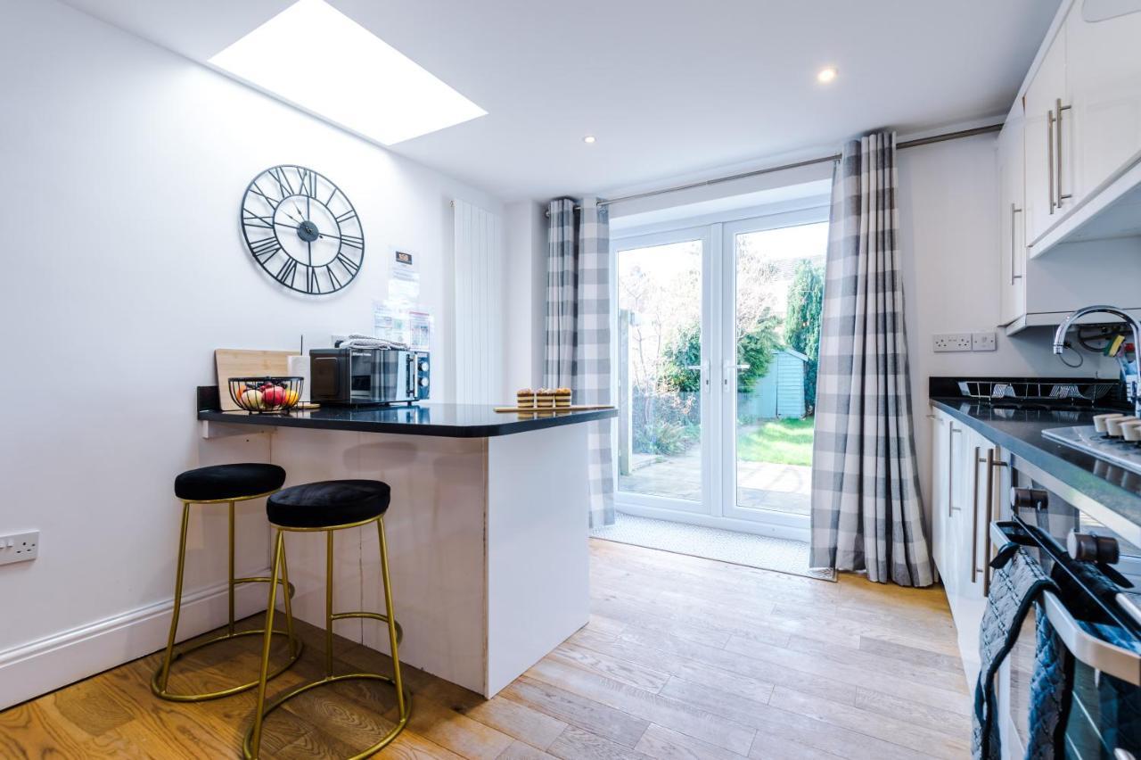 Pristine 2-Bed House In Chester By 53 Degrees Property, Ideal For Families & Small Groups, Great Location - Sleeps 6 Hough Green Eksteriør billede