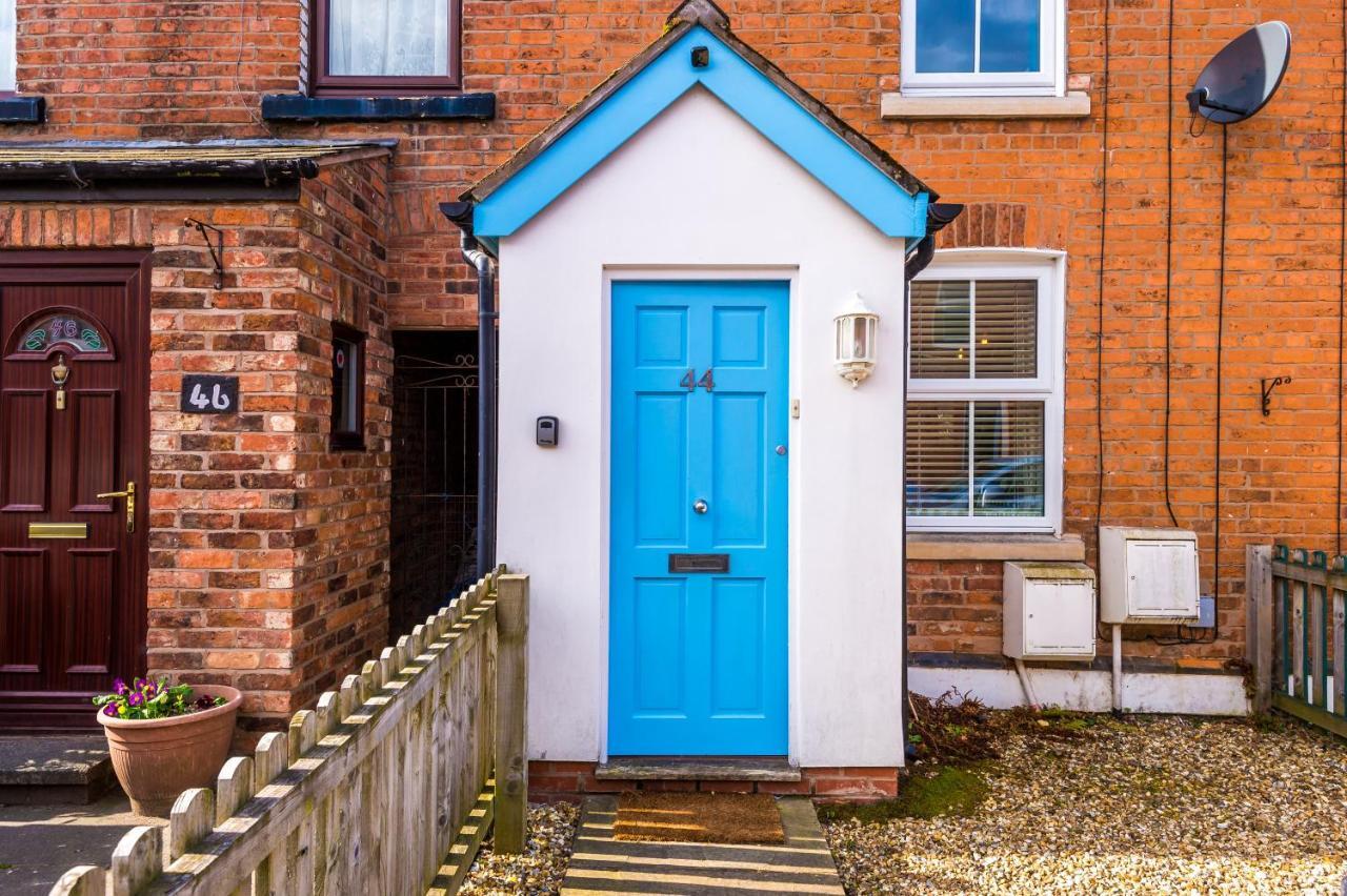 Pristine 2-Bed House In Chester By 53 Degrees Property, Ideal For Families & Small Groups, Great Location - Sleeps 6 Hough Green Eksteriør billede