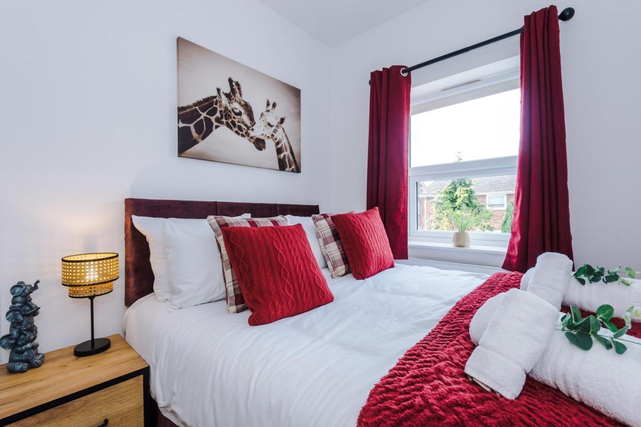 Pristine 2-Bed House In Chester By 53 Degrees Property, Ideal For Families & Small Groups, Great Location - Sleeps 6 Hough Green Eksteriør billede