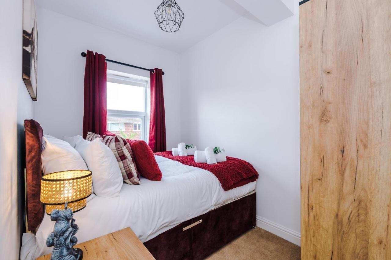 Pristine 2-Bed House In Chester By 53 Degrees Property, Ideal For Families & Small Groups, Great Location - Sleeps 6 Hough Green Eksteriør billede